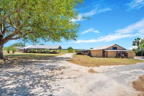 Tiny photo for 14365 SE Highway 42, Weirsdale, FL 32195 (MLS # O6415587)