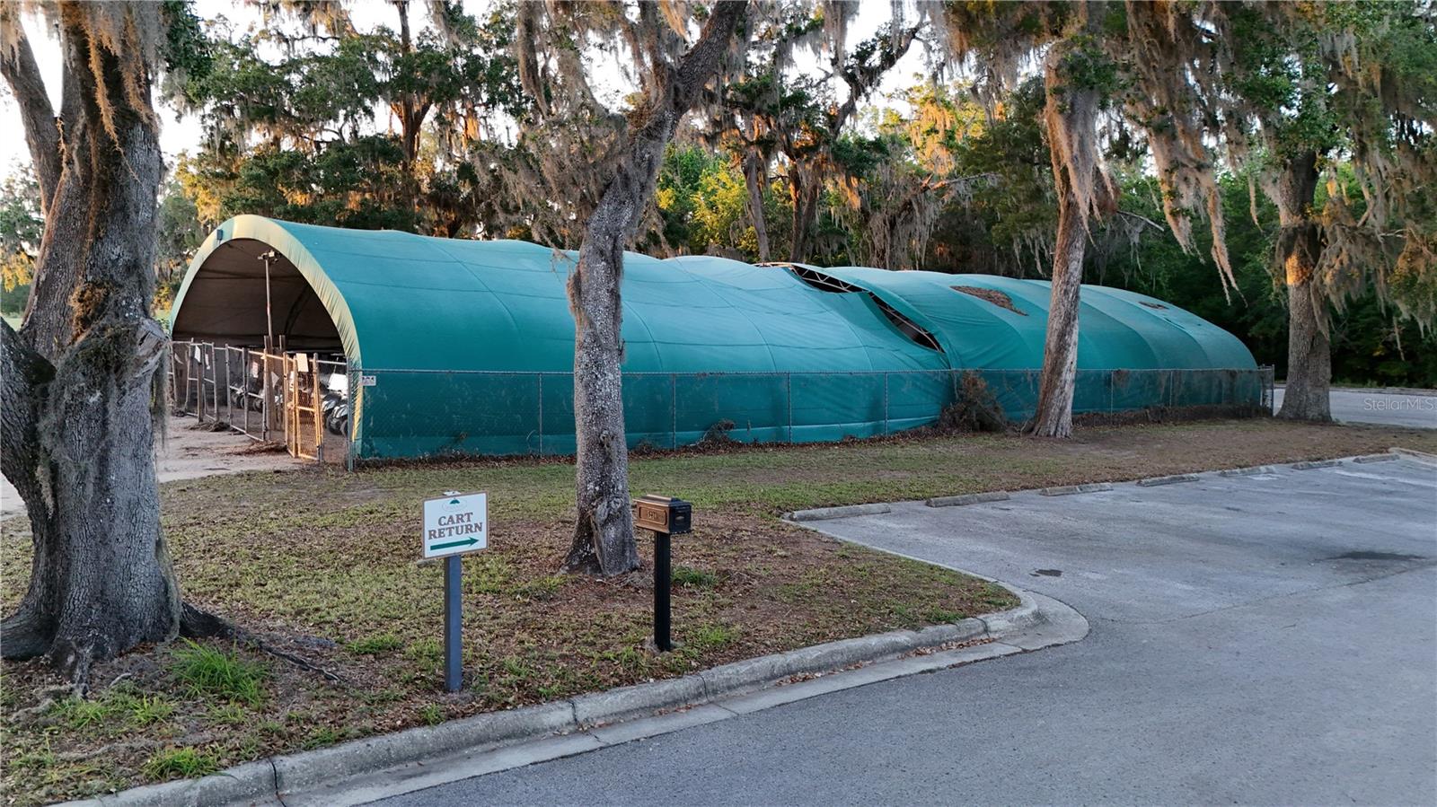 HERNANDO OAKS - Residential