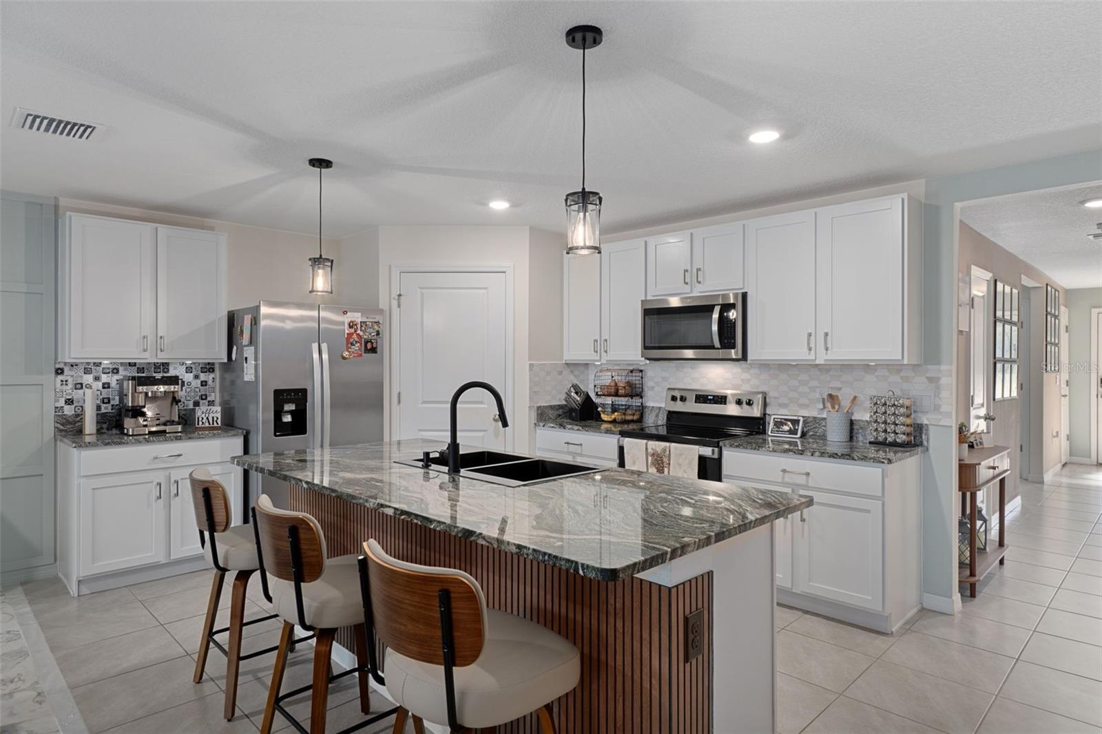 HERNANDO OAKS - Residential