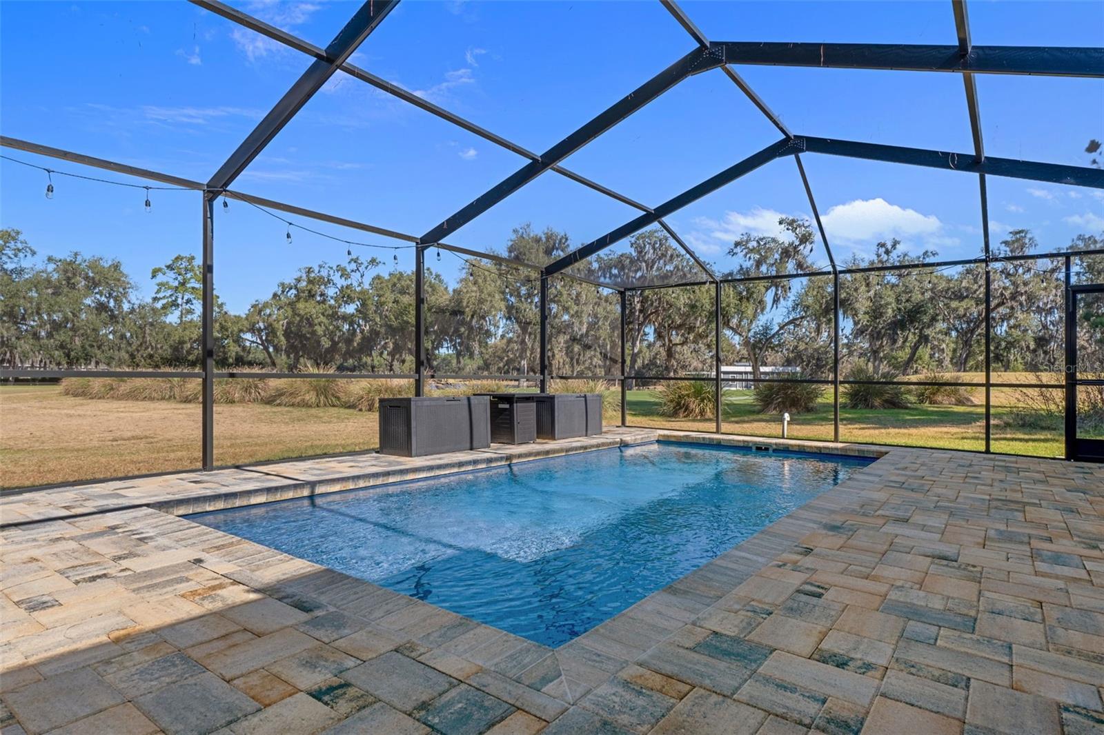 HERNANDO OAKS - Residential