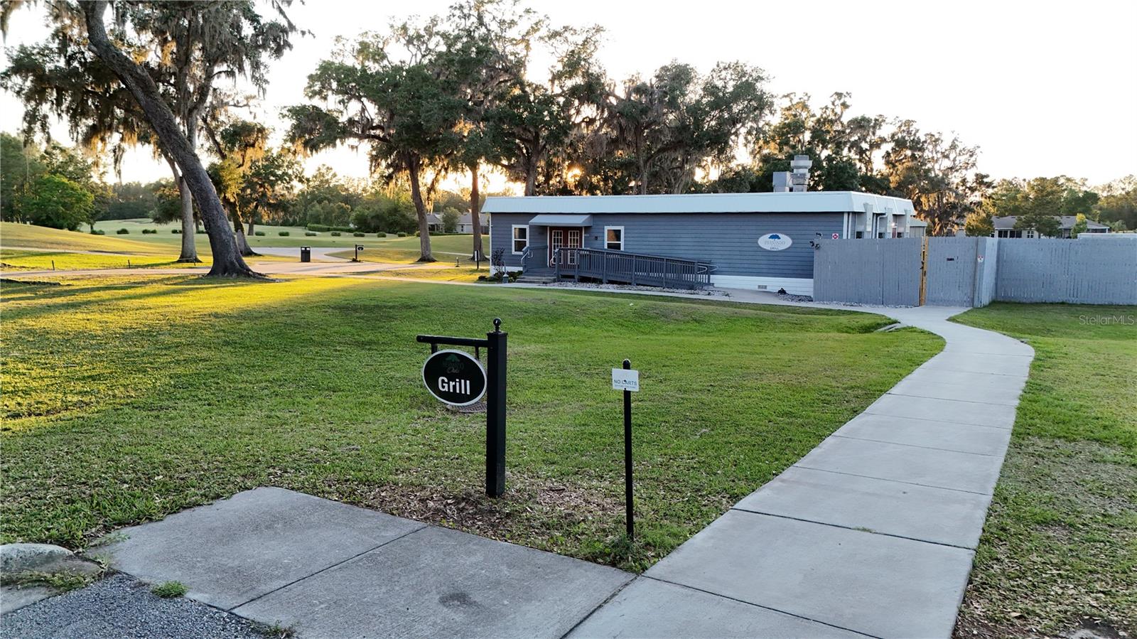 HERNANDO OAKS - Residential