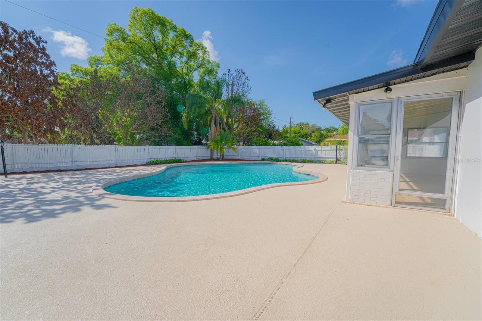 DELTONA LAKES UNIT 10 - Residential