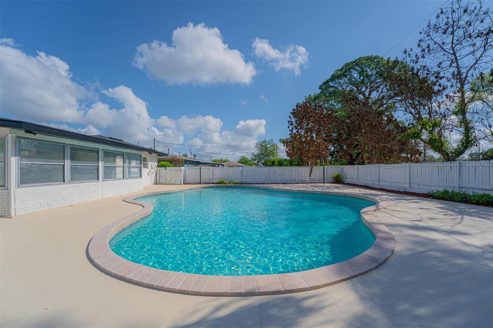 DELTONA LAKES UNIT 10 - Residential