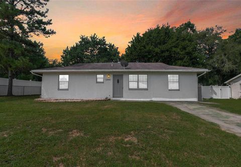 Photo of 11860 SE 70th Avenue Road, Belleview, FL 34420 (MLS # G5111420)