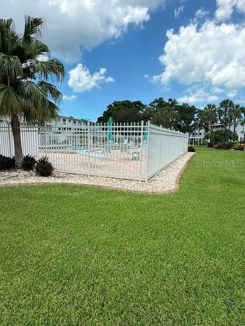 2223 SUNSET DRIVE E24