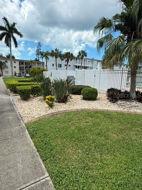 2223 SUNSET DRIVE E24