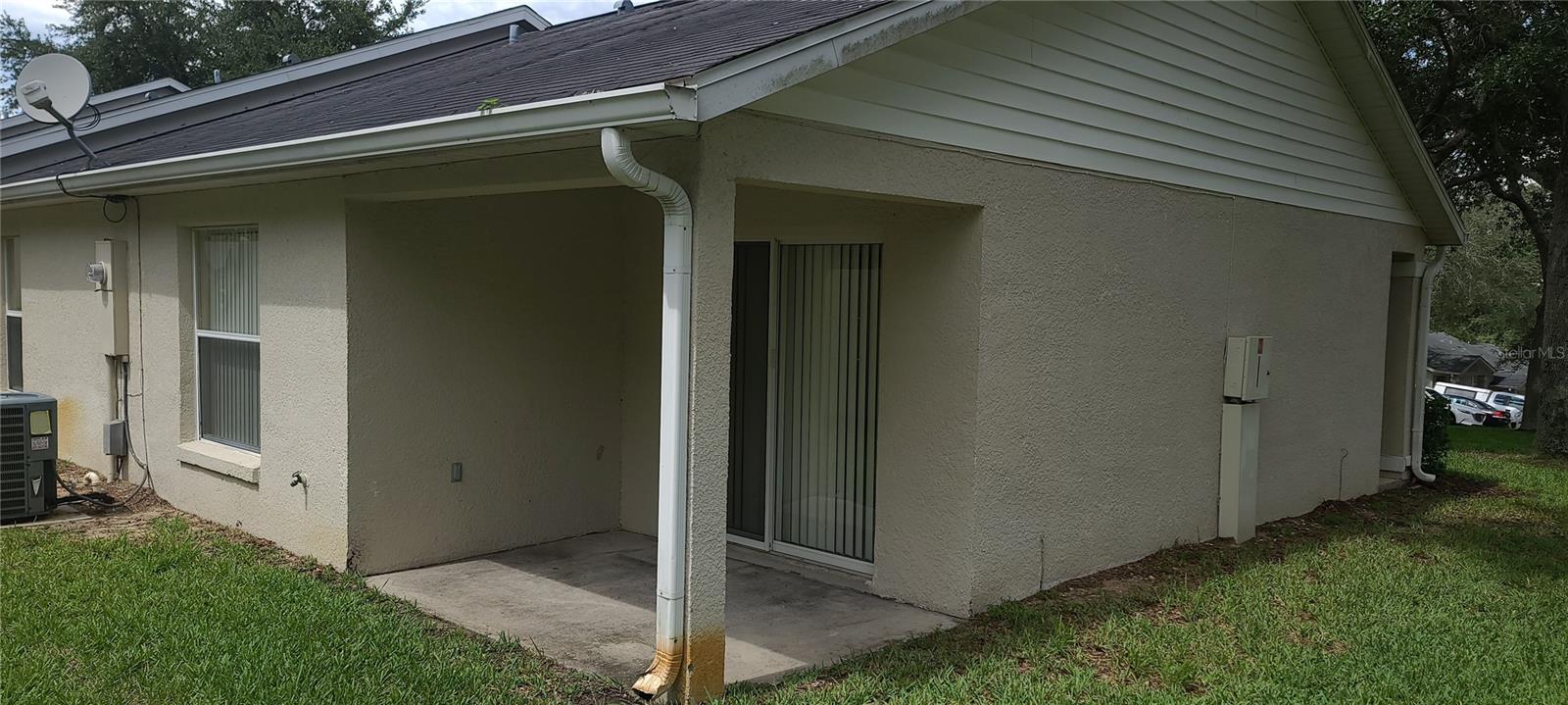 HILLSIDE VILLAS - Residential Lease