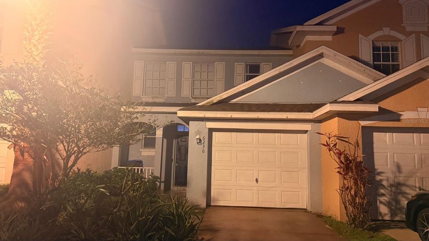 Welcome to this charming property in the heart of Riverview.
RECENTLY REMODELED, featuring brand-new appliances.
It boasts two spacious bedrooms, two walk-in closets, and two and a half bathrooms. Located in a quiet neighborhood, the home offers beautiful lake views from the backyard. Shopping, dining and entertainment options are just minutes away