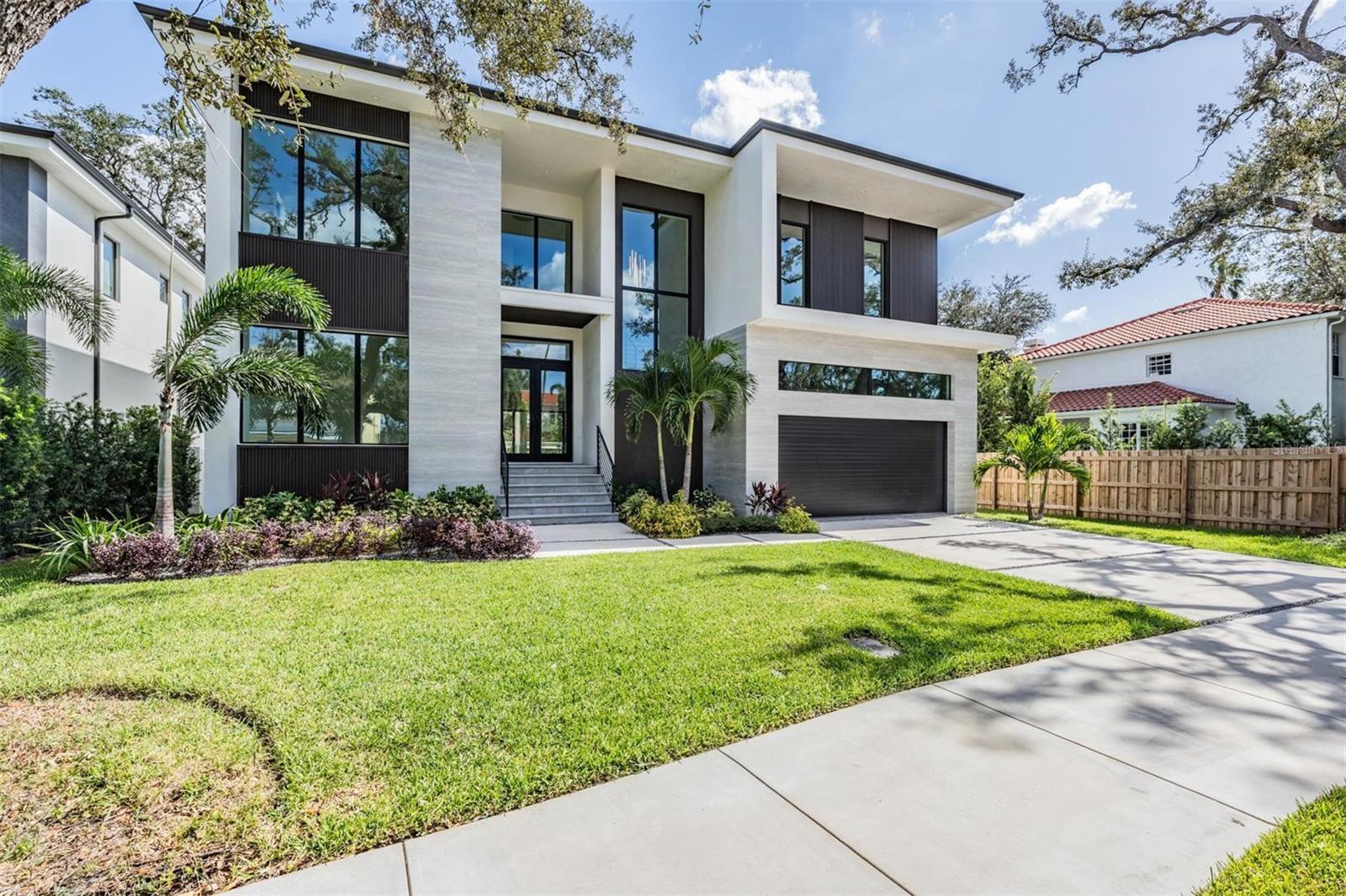 214 S RENELLIE DRIVE
