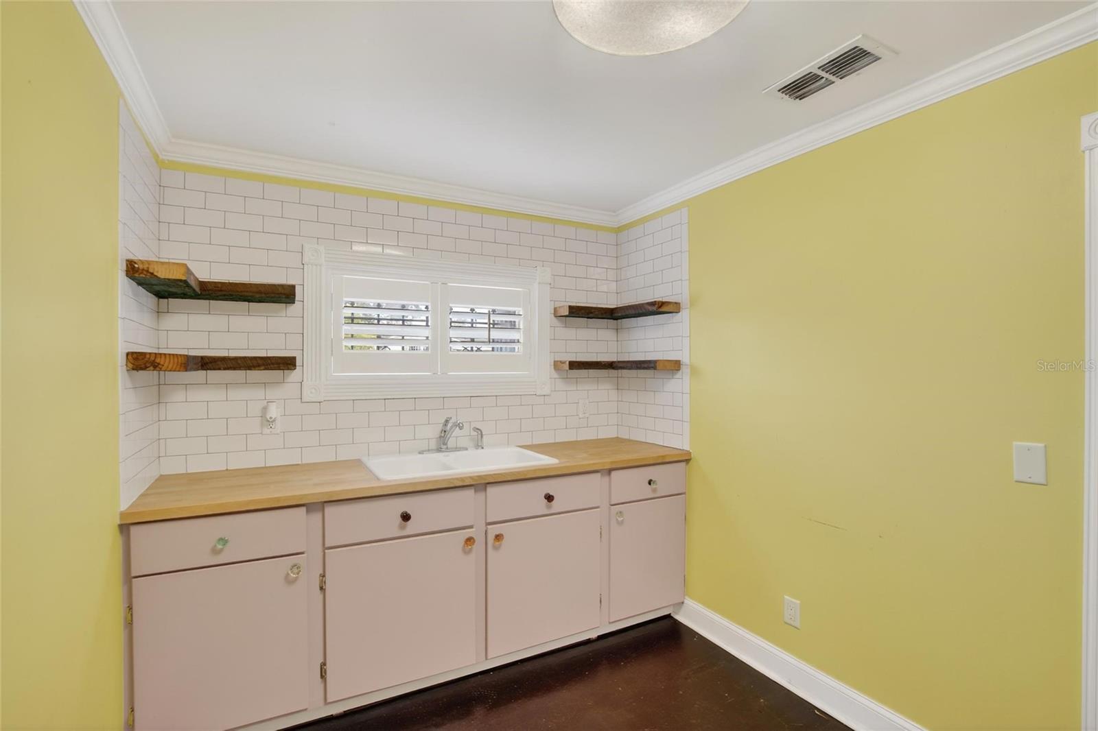 BENJAMINS ADD TO WEST TA - Commercial Sale