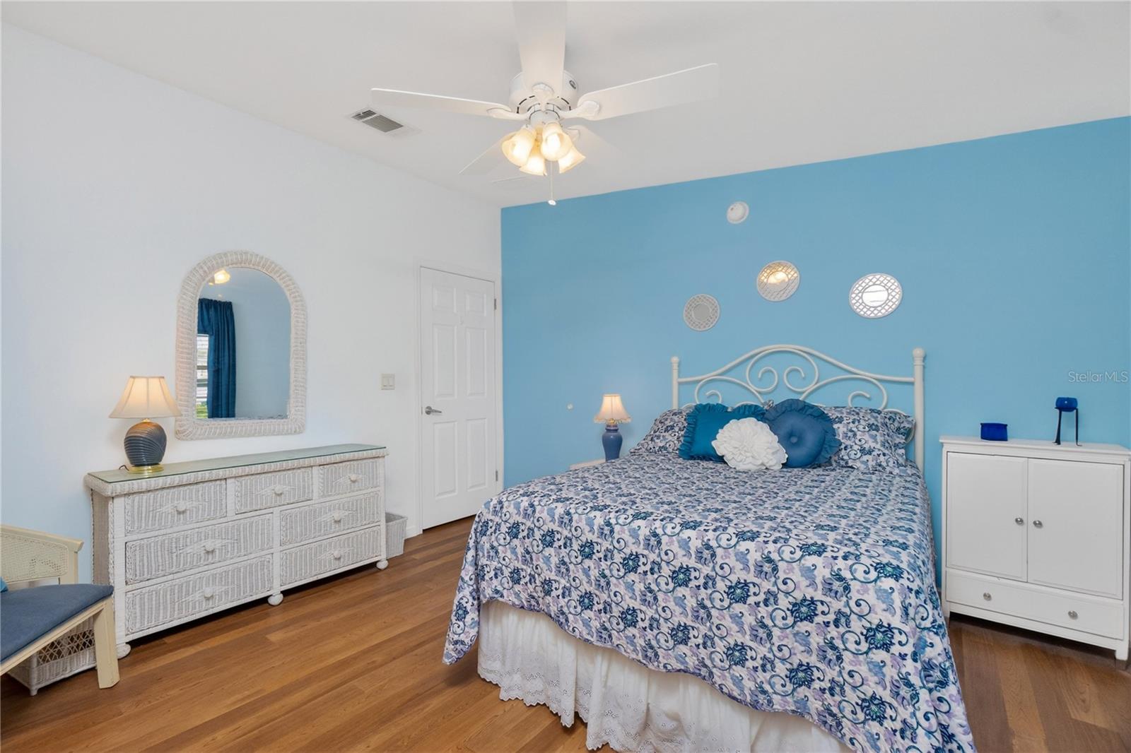 HOLIDAY PARK - Residential