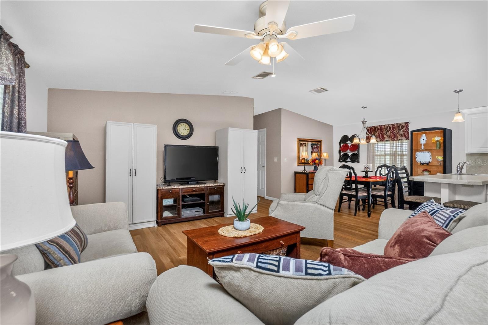 HOLIDAY PARK - Residential