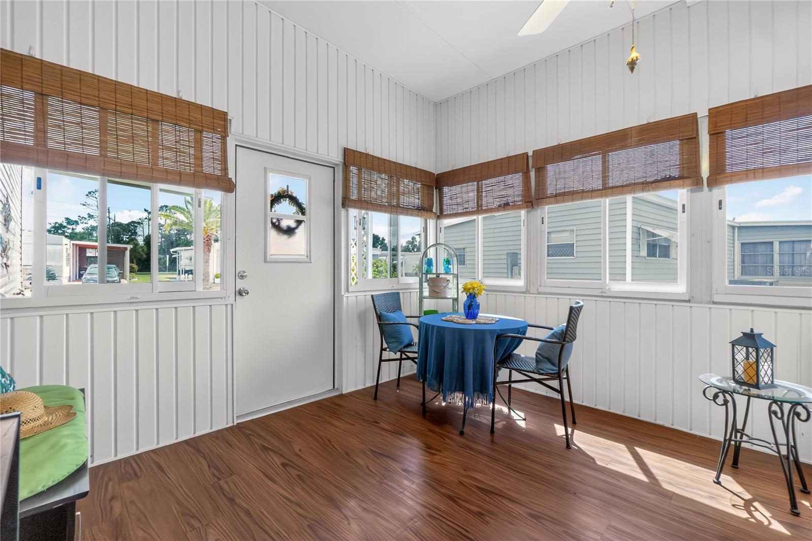 HOLIDAY PARK - Residential