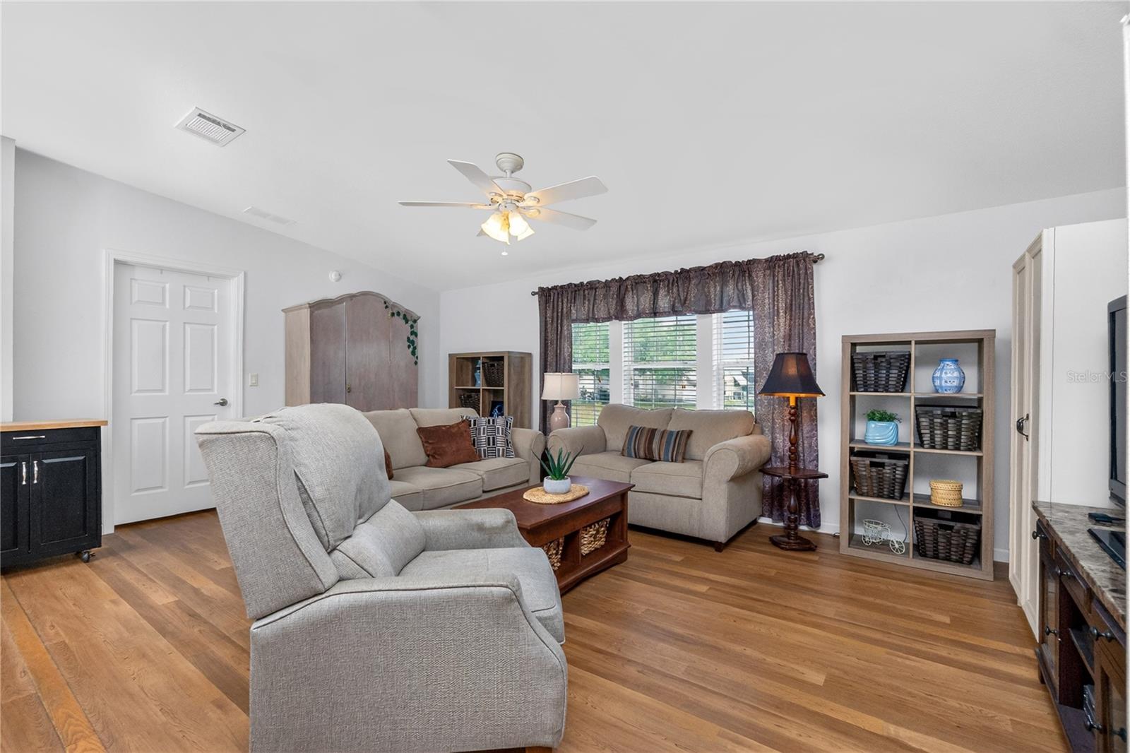 HOLIDAY PARK - Residential