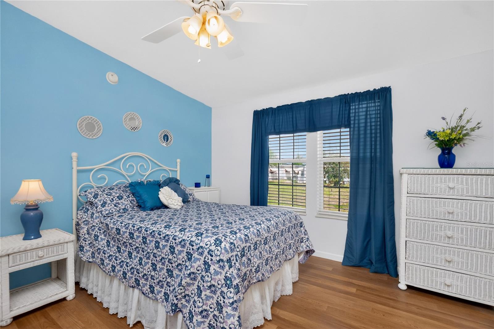 HOLIDAY PARK - Residential