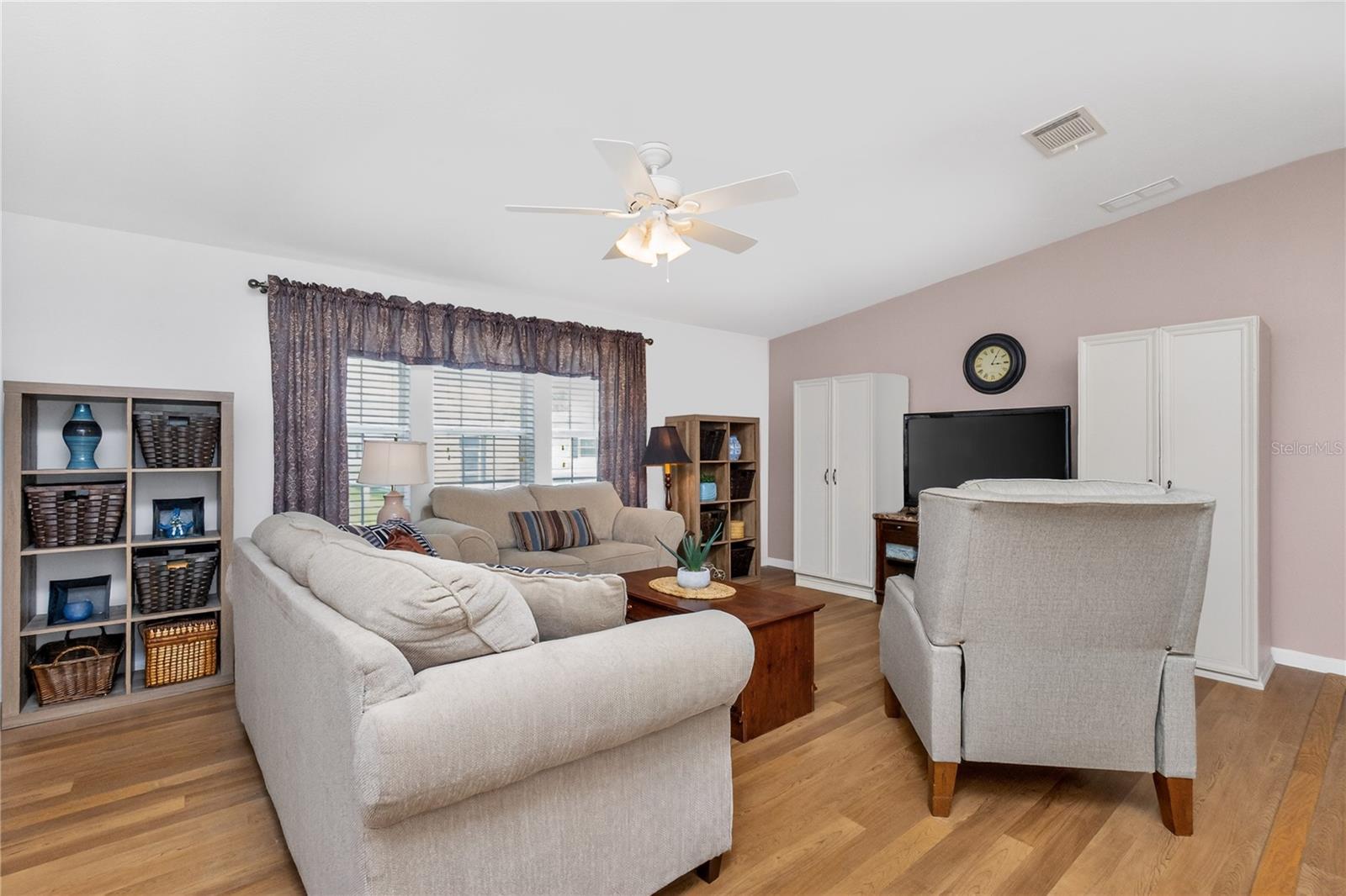 HOLIDAY PARK - Residential