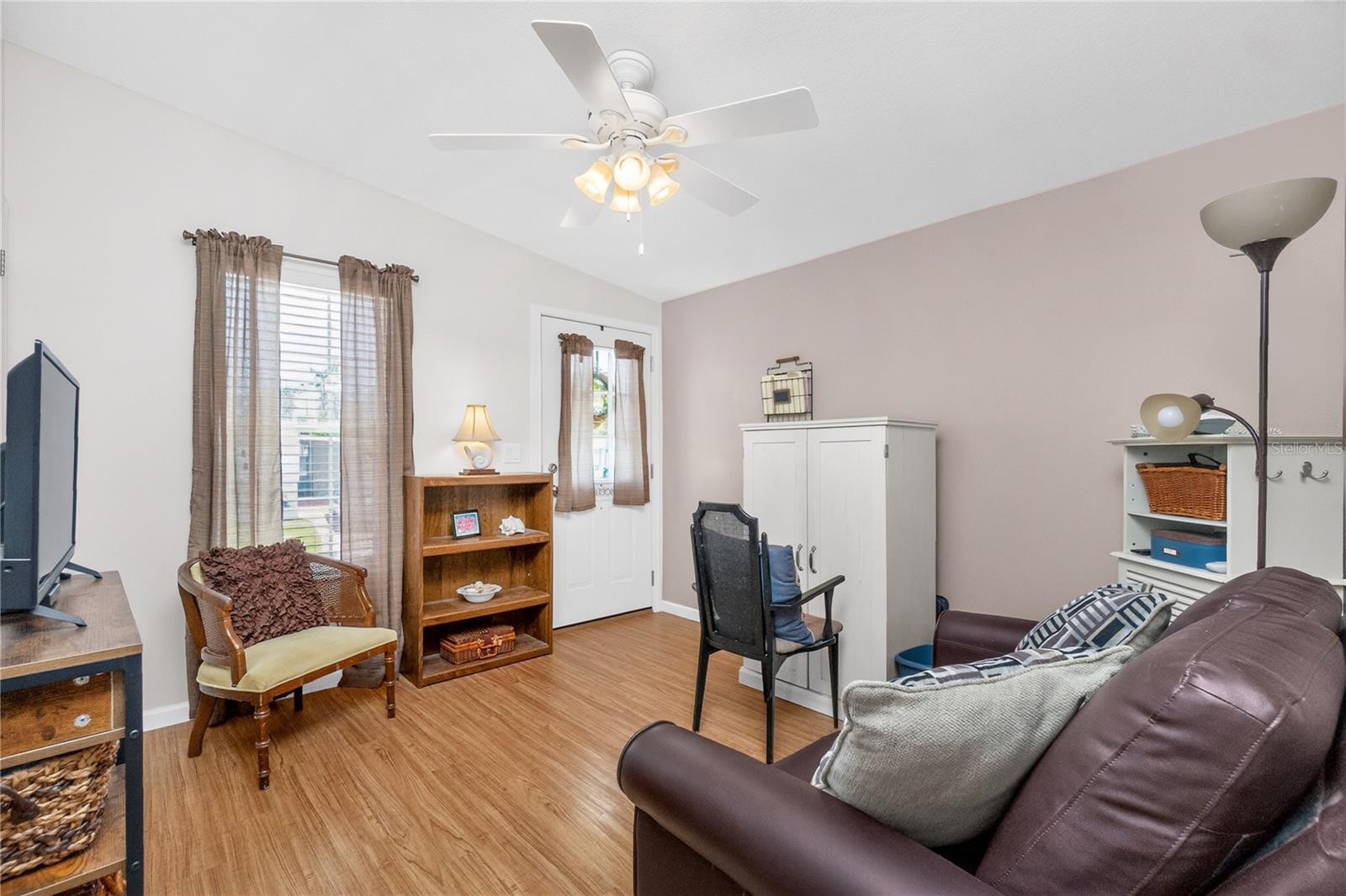 HOLIDAY PARK - Residential