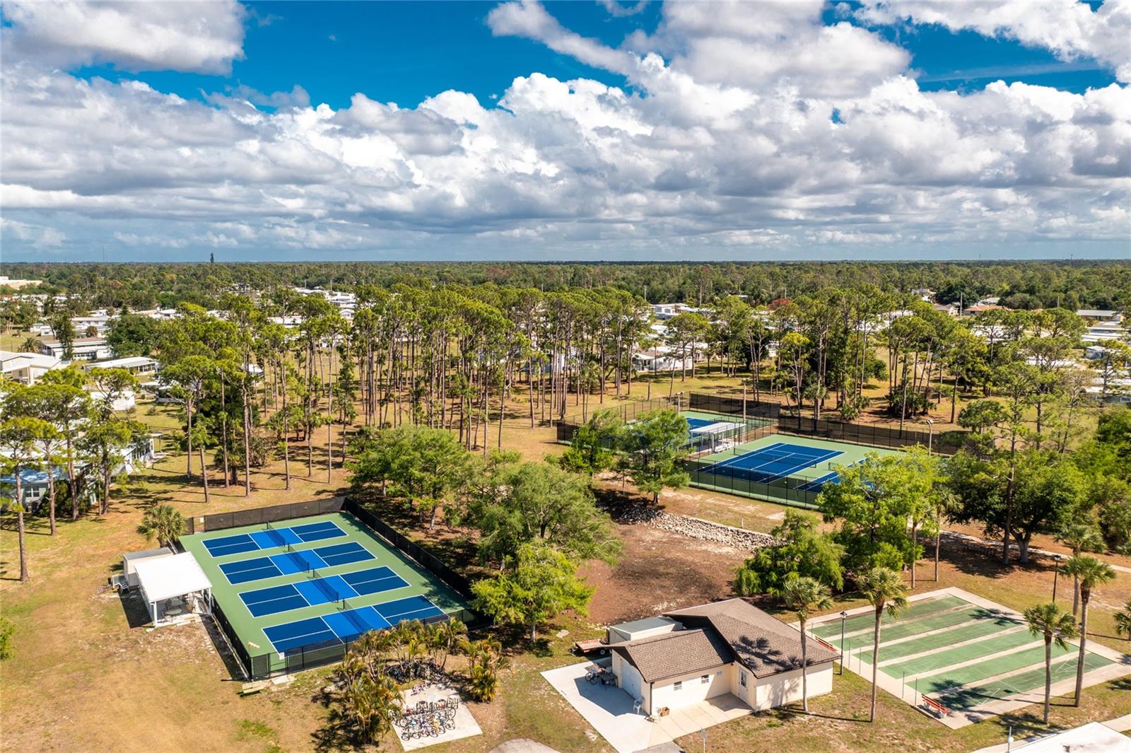 HOLIDAY PARK - Residential