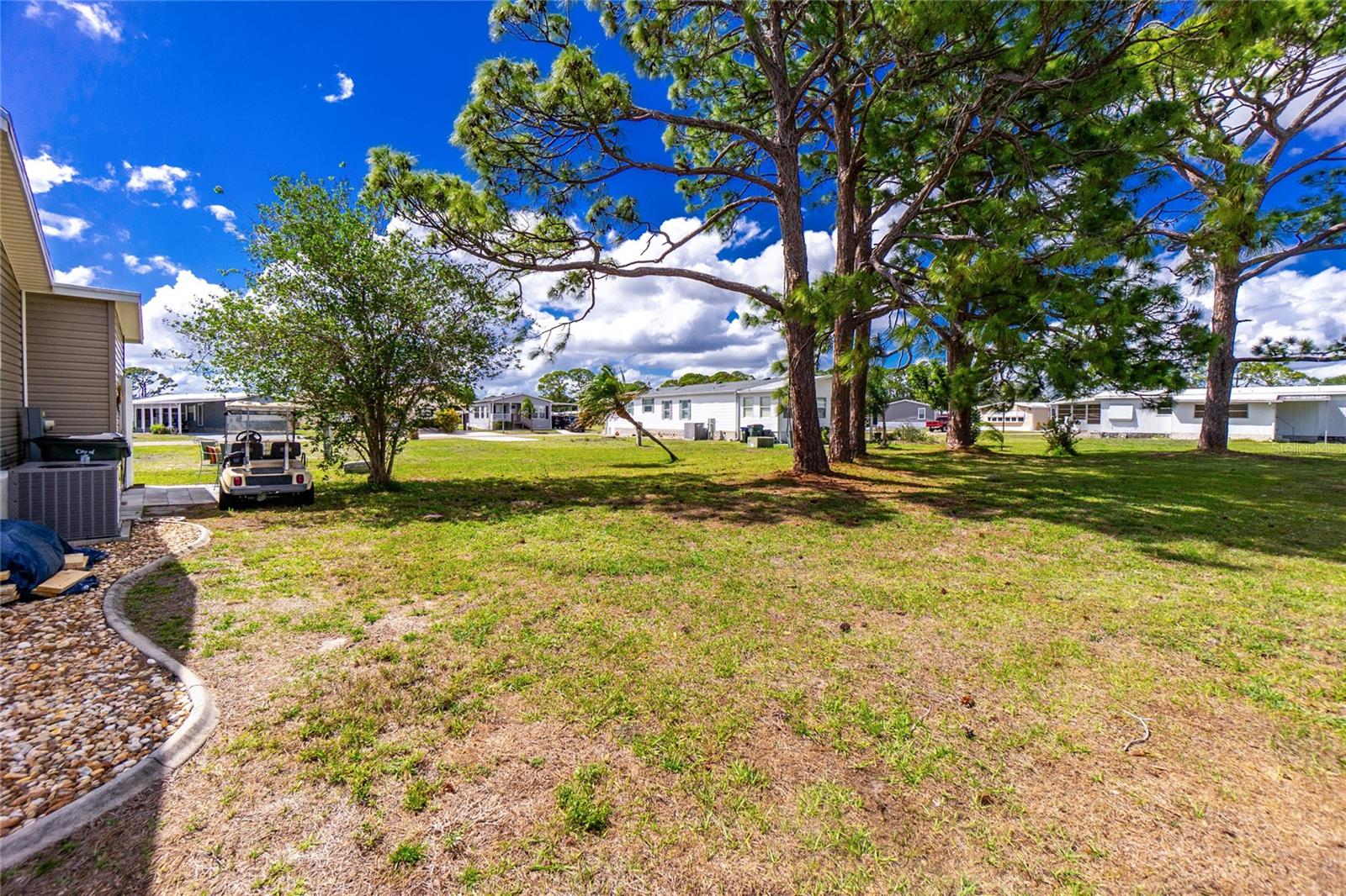 HOLIDAY PARK - Residential