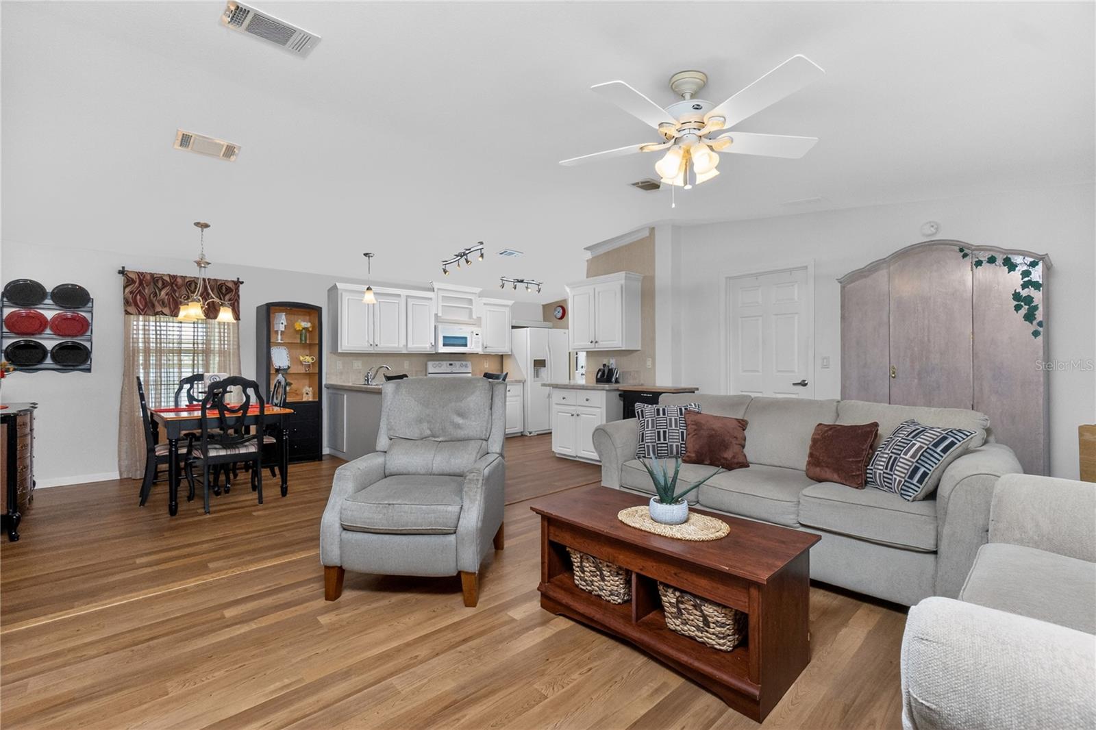 HOLIDAY PARK - Residential