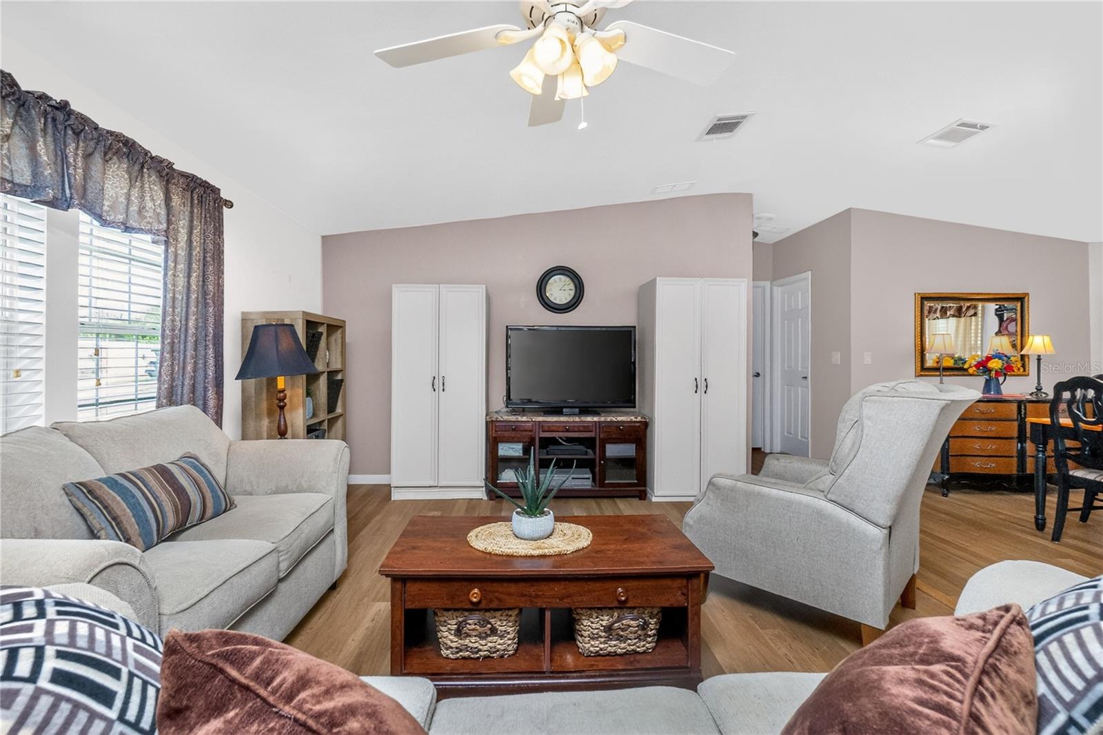 HOLIDAY PARK - Residential