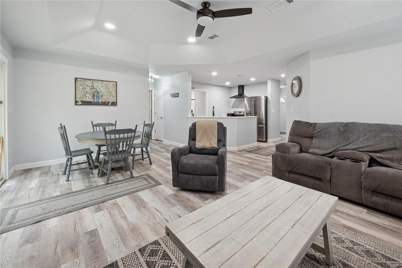 UNIVERSITY ESTATES - Residential