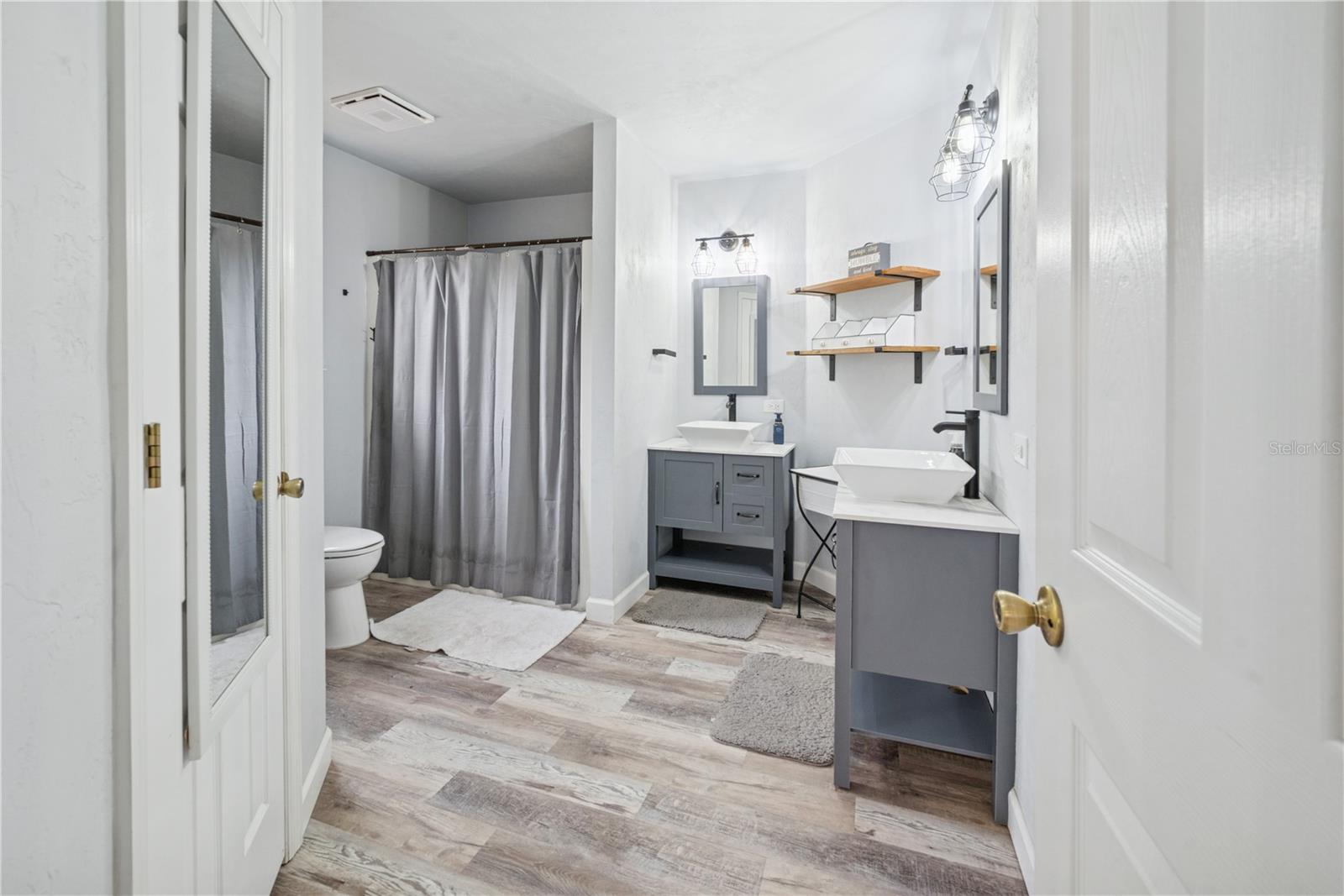 UNIVERSITY ESTATES - Residential