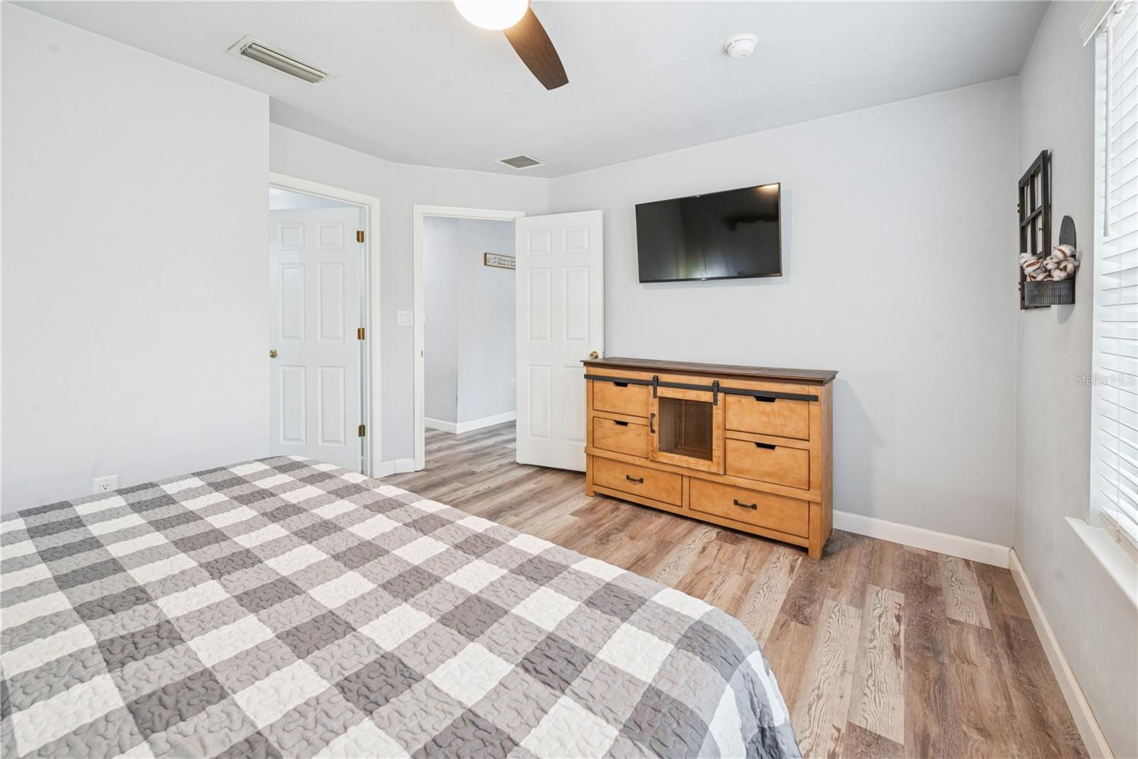 UNIVERSITY ESTATES - Residential