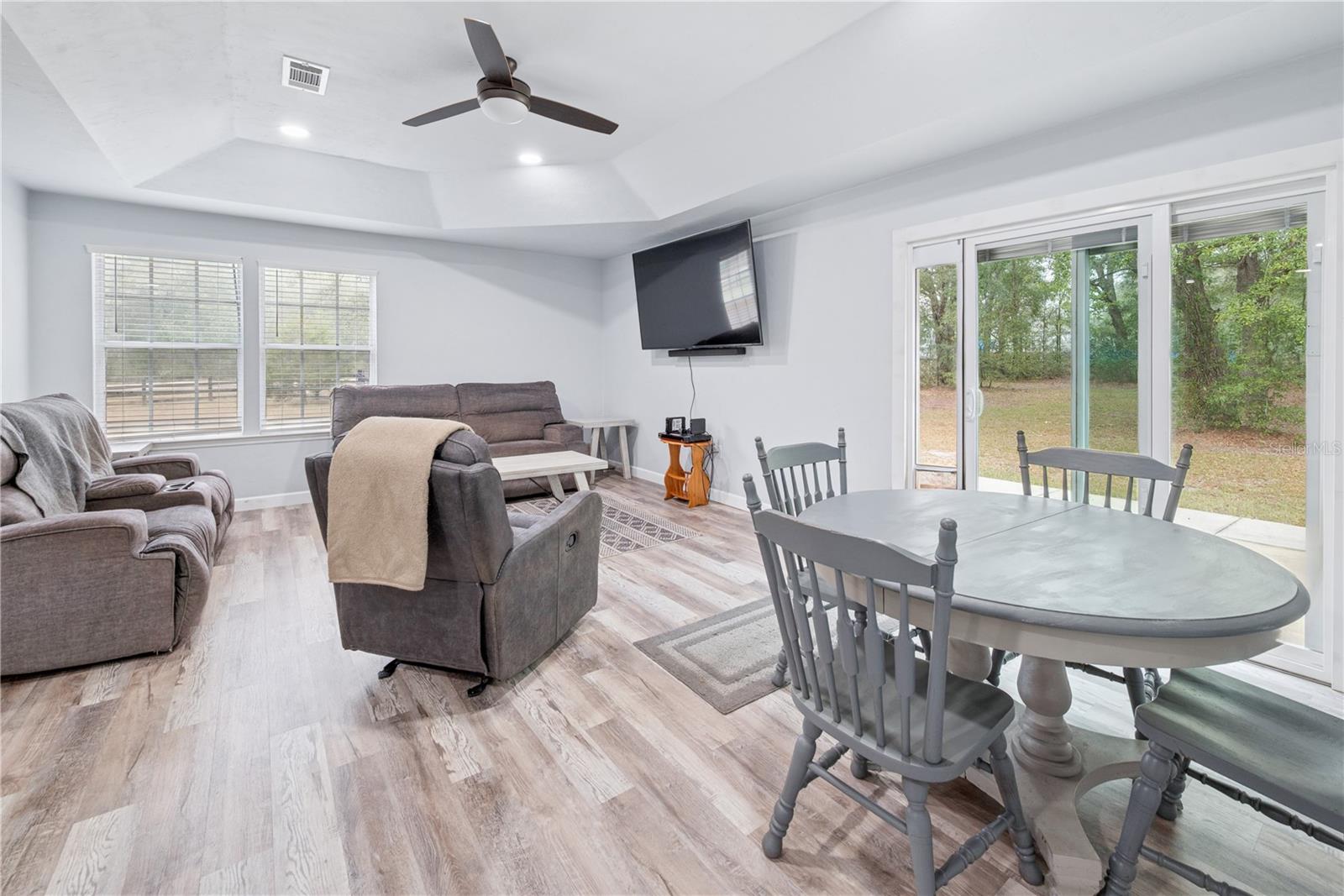 UNIVERSITY ESTATES - Residential