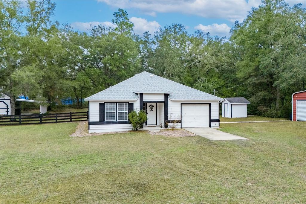 Photo of 10791 NE 73rd Lane, Bronson, FL 32621 (MLS # GC536569)