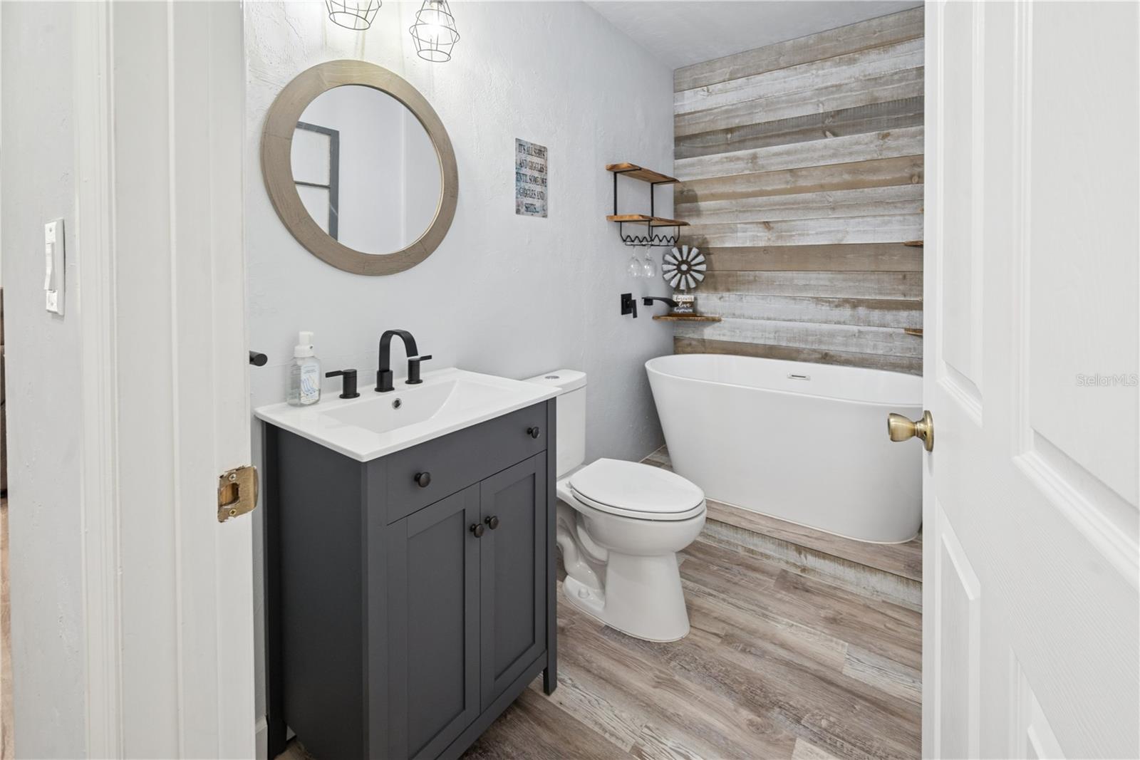 UNIVERSITY ESTATES - Residential