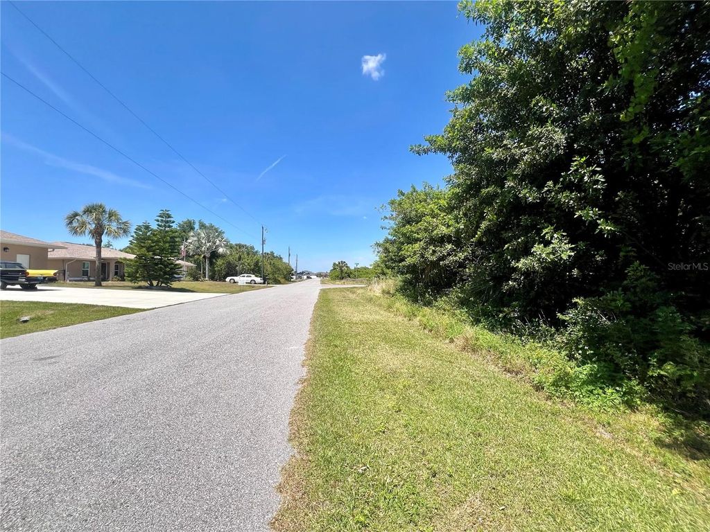 Photo of 48 Ramblewood Street, Port Charlotte, FL 33953 (MLS # C7507382)