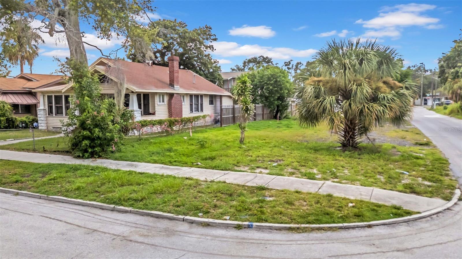 FRUITLAND HEIGHTS - Land