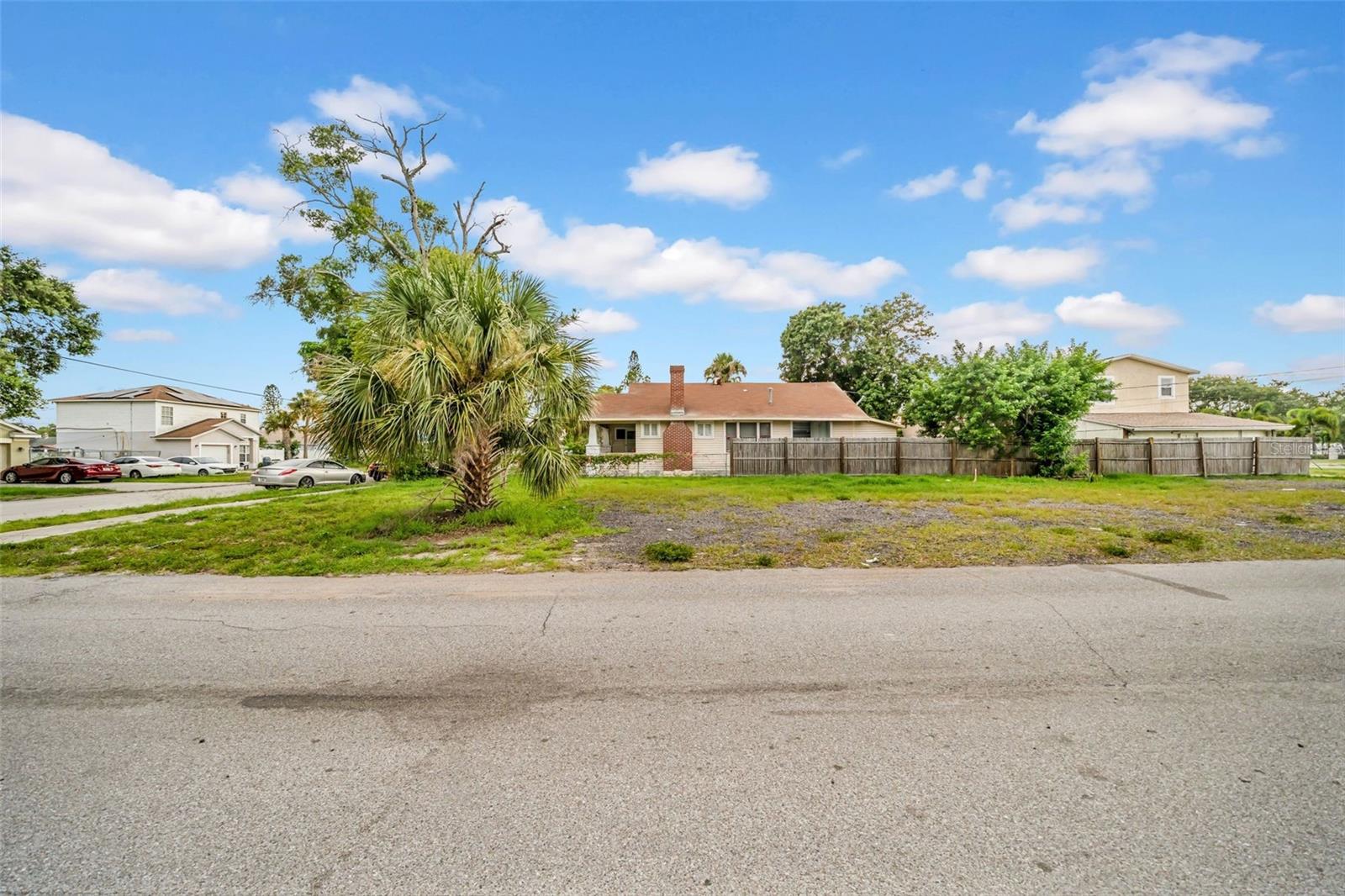 FRUITLAND HEIGHTS - Land