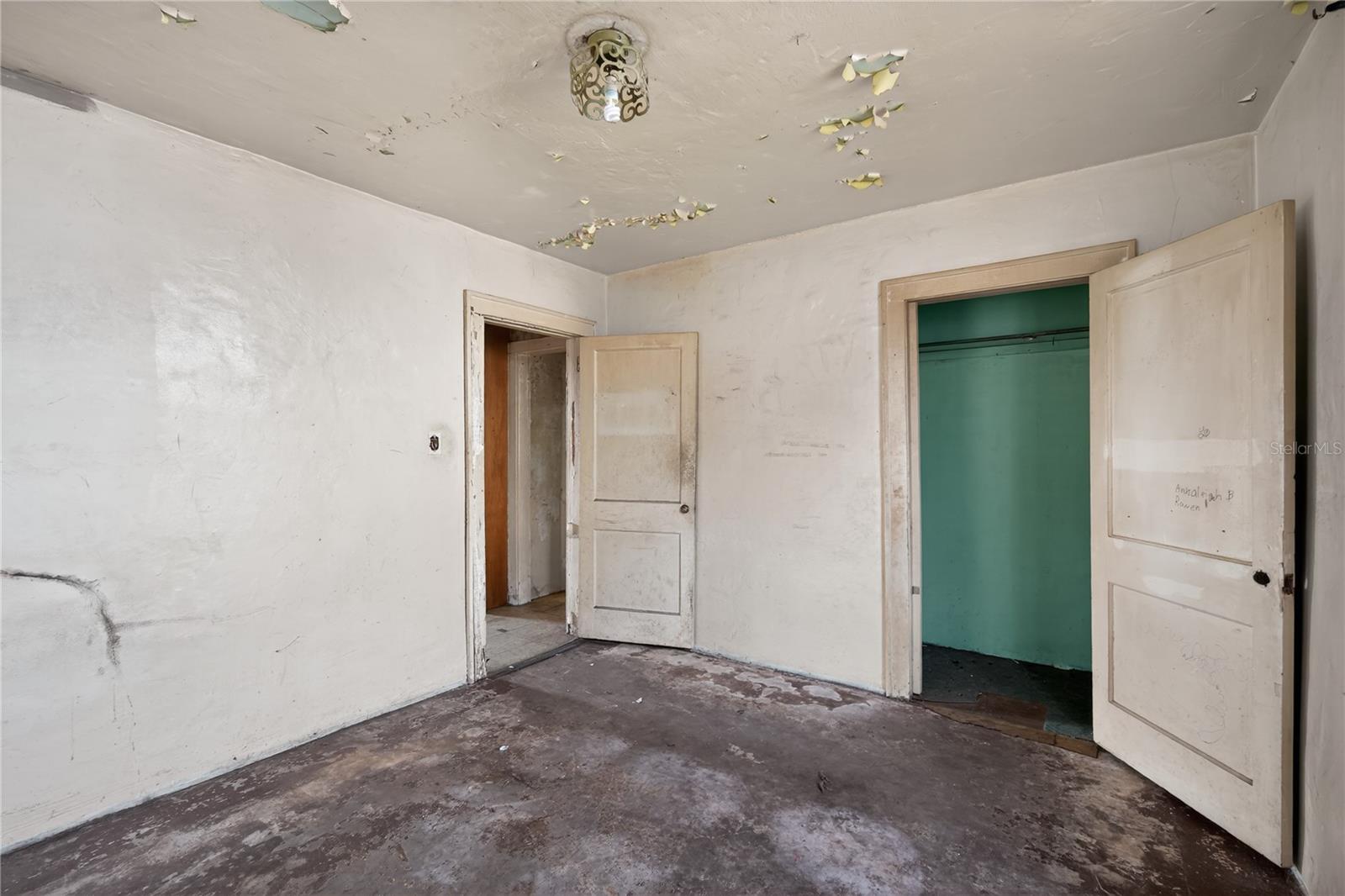 COUNTRY CLUB ESTATES RESUB PT - Residential