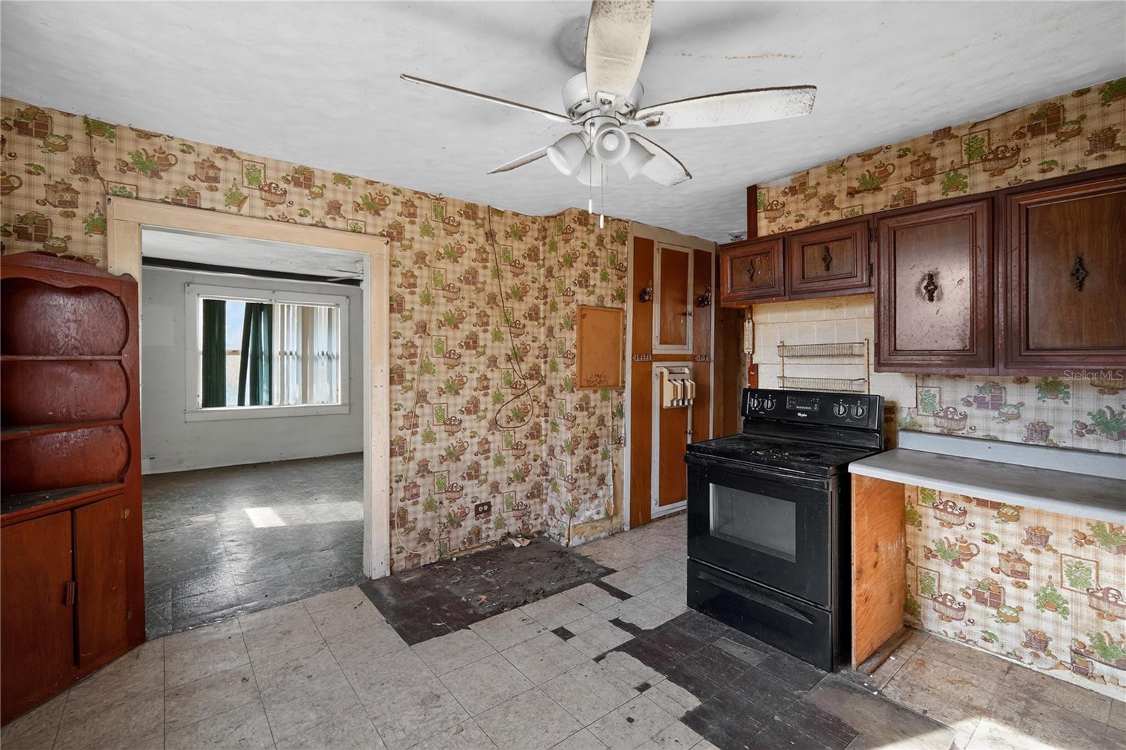 COUNTRY CLUB ESTATES RESUB PT - Residential