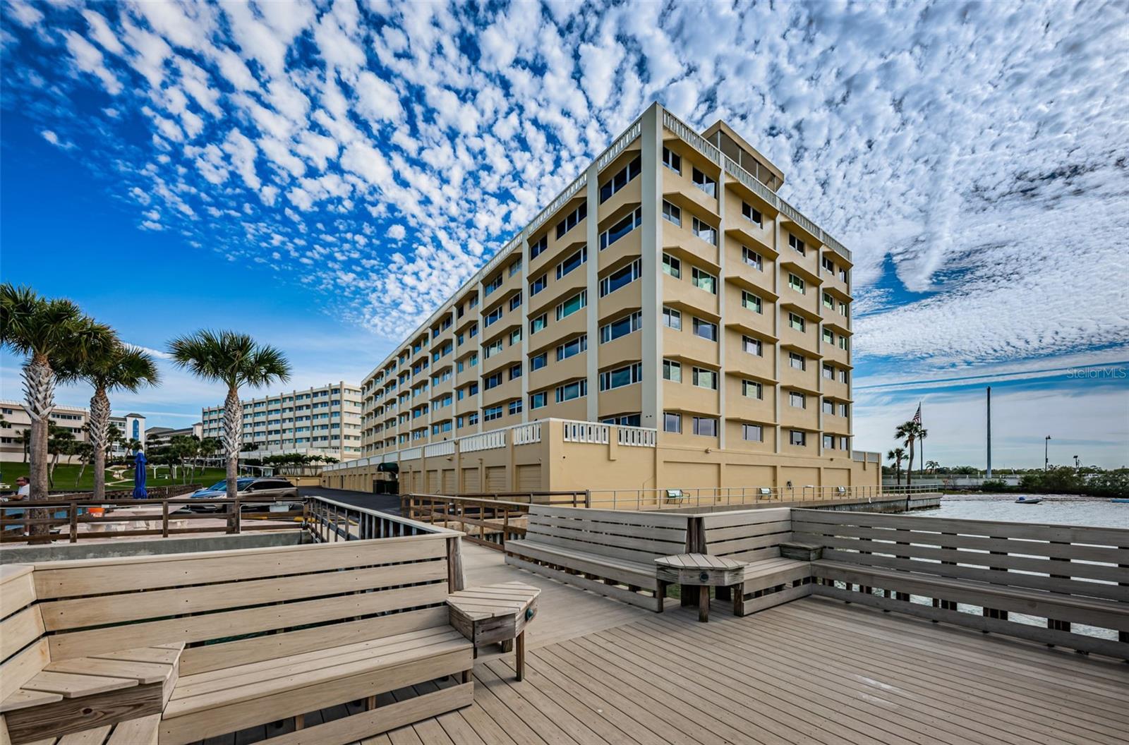 HARBOUR CLUB CONDO 3 - Residential