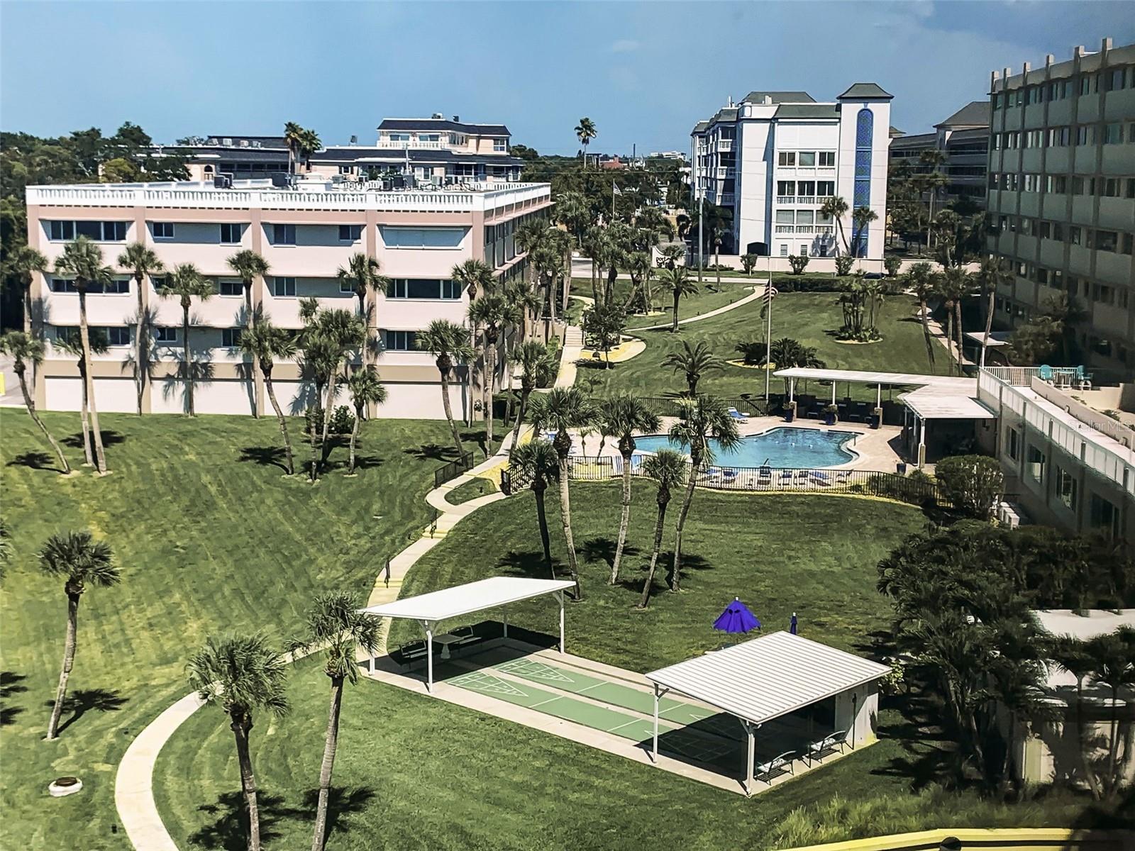 HARBOUR CLUB CONDO 3 - Residential