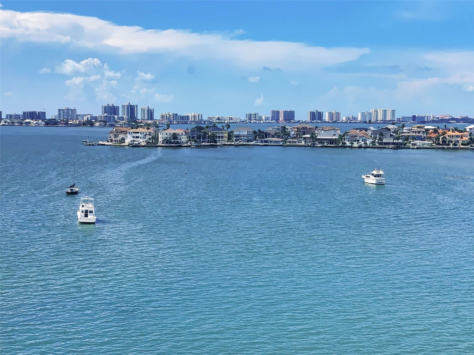 HARBOUR CLUB CONDO 3 - Residential