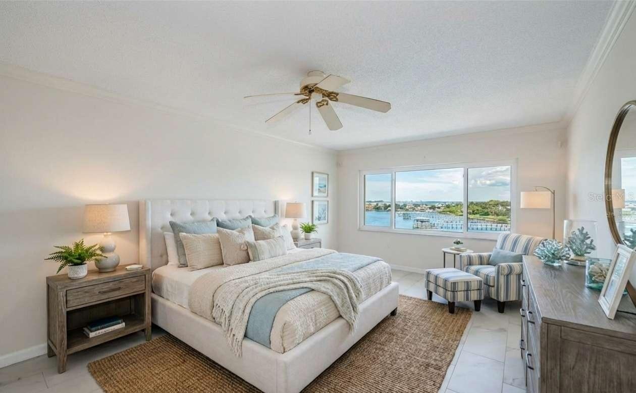 HARBOUR CLUB CONDO 3 - Residential