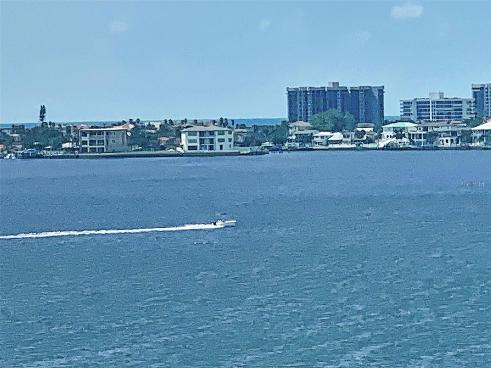 HARBOUR CLUB CONDO 3 - Residential