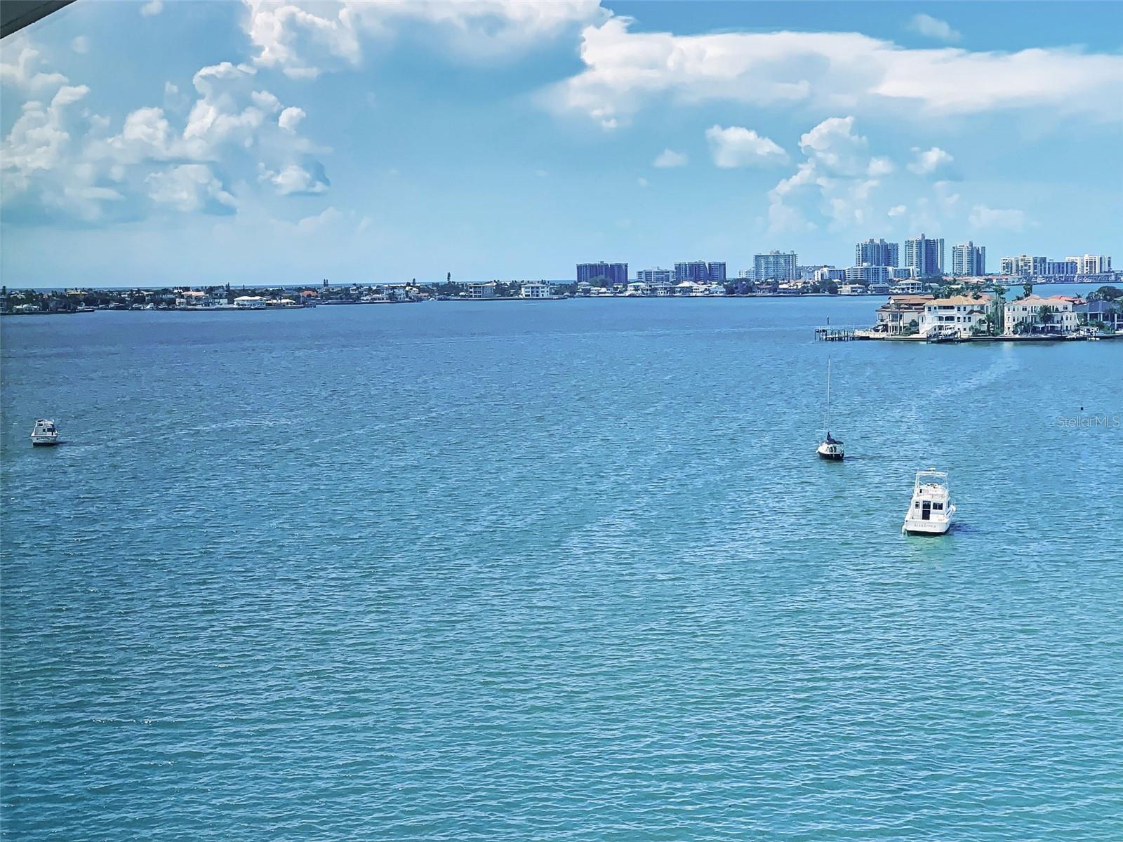 HARBOUR CLUB CONDO 3 - Residential