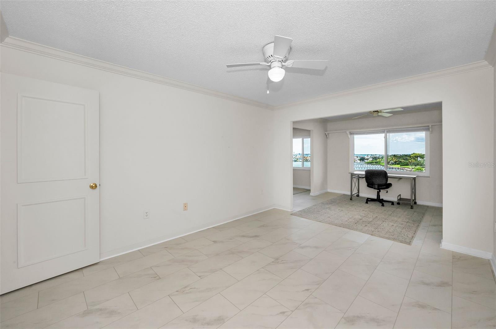 HARBOUR CLUB CONDO 3 - Residential