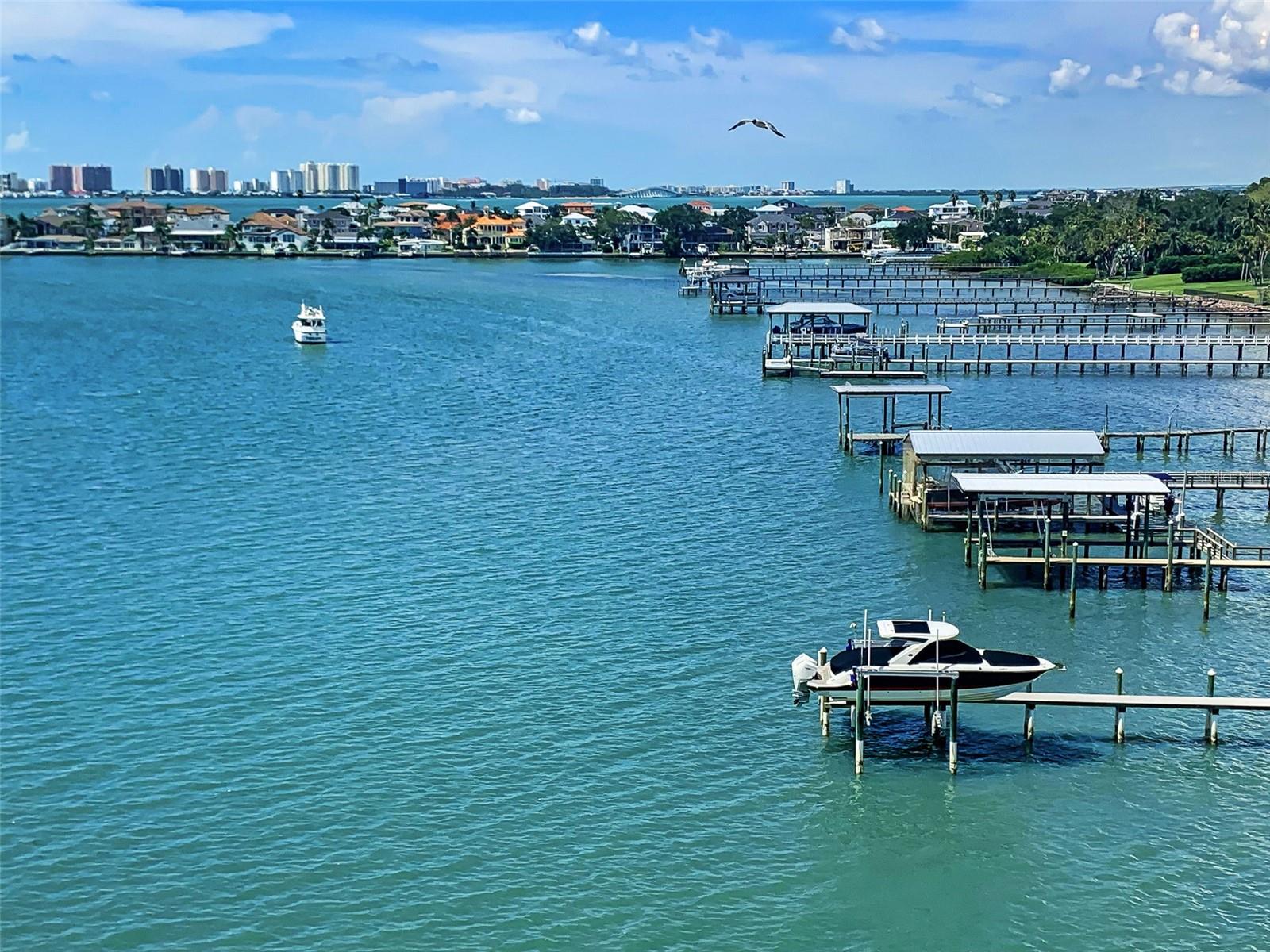 HARBOUR CLUB CONDO 3 - Residential