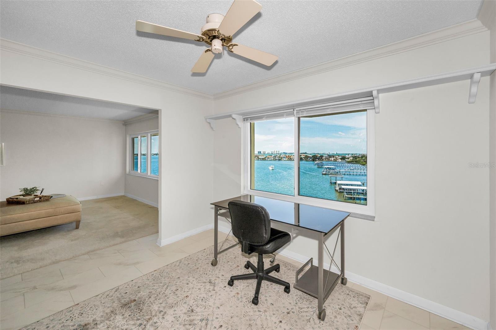 HARBOUR CLUB CONDO 3 - Residential