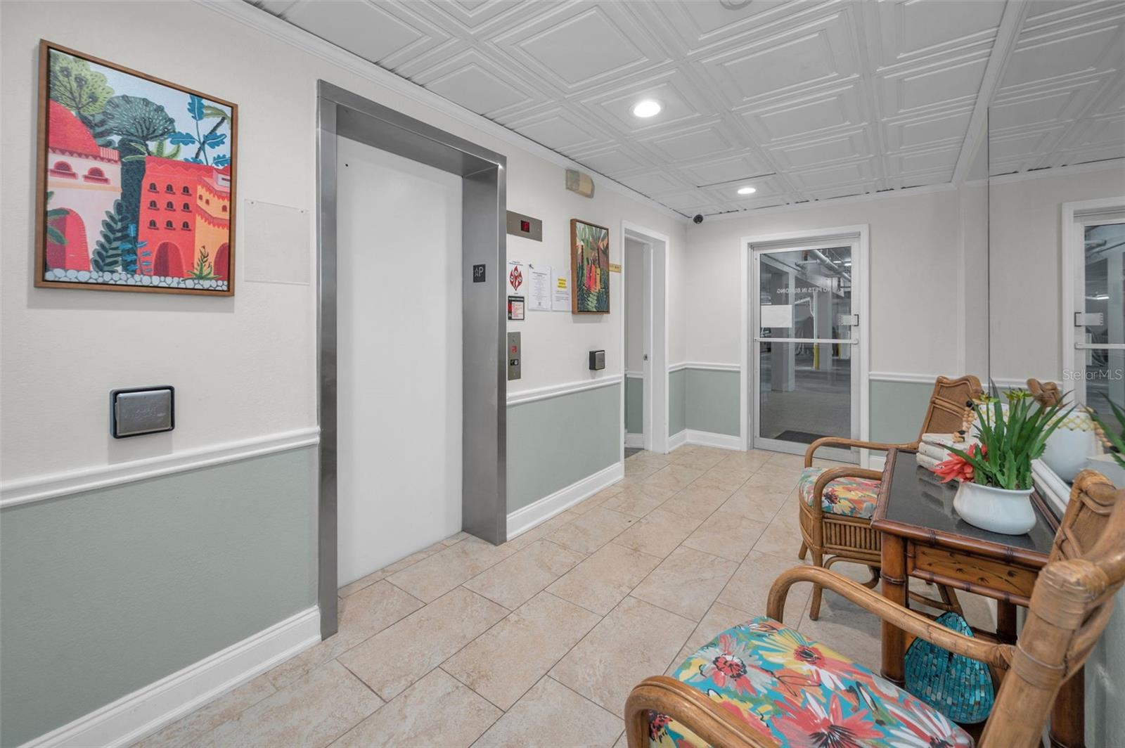 HARBOUR CLUB CONDO 3 - Residential