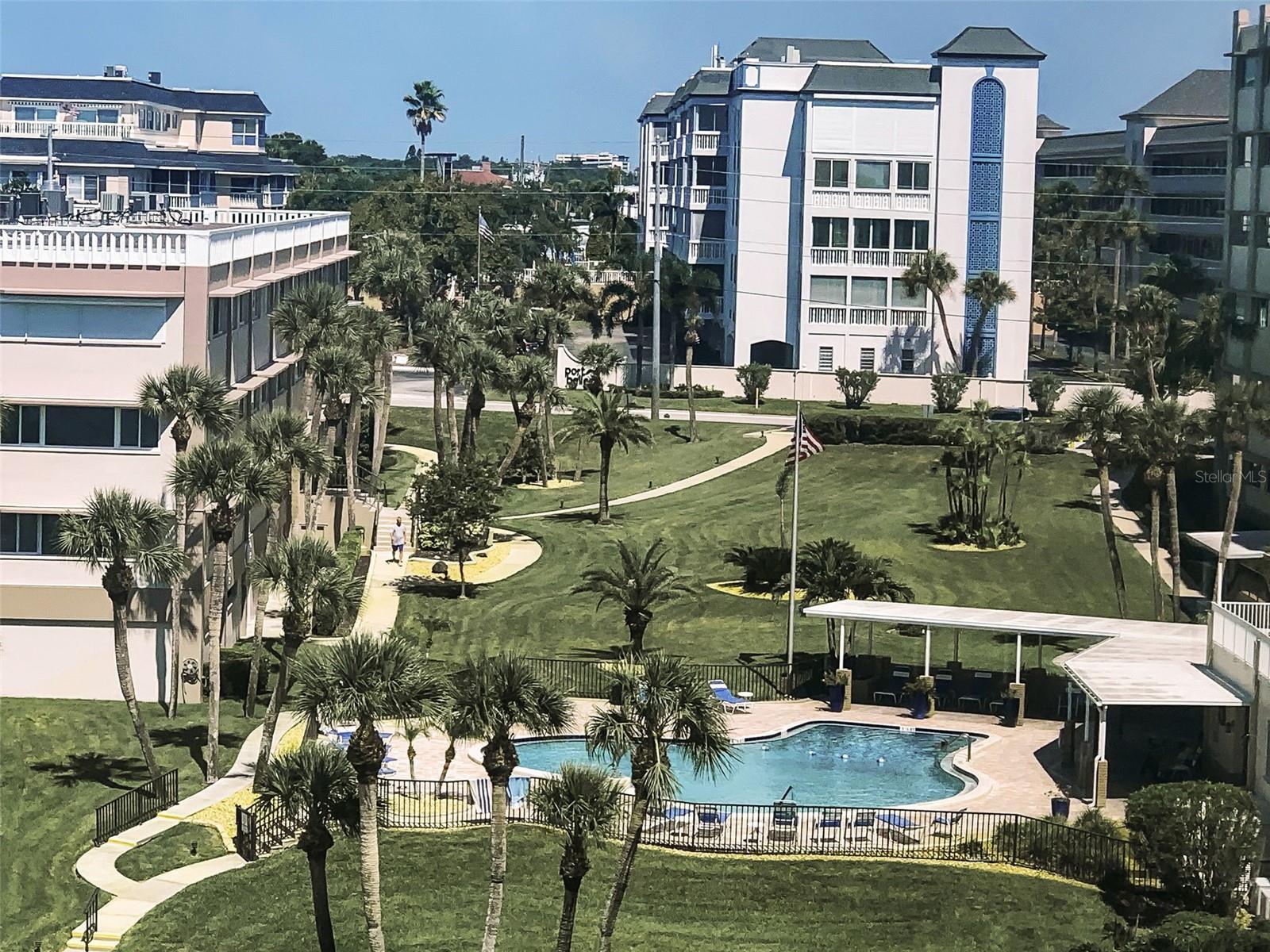 HARBOUR CLUB CONDO 3 - Residential