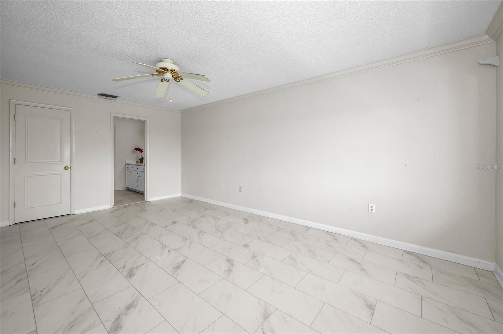 HARBOUR CLUB CONDO 3 - Residential