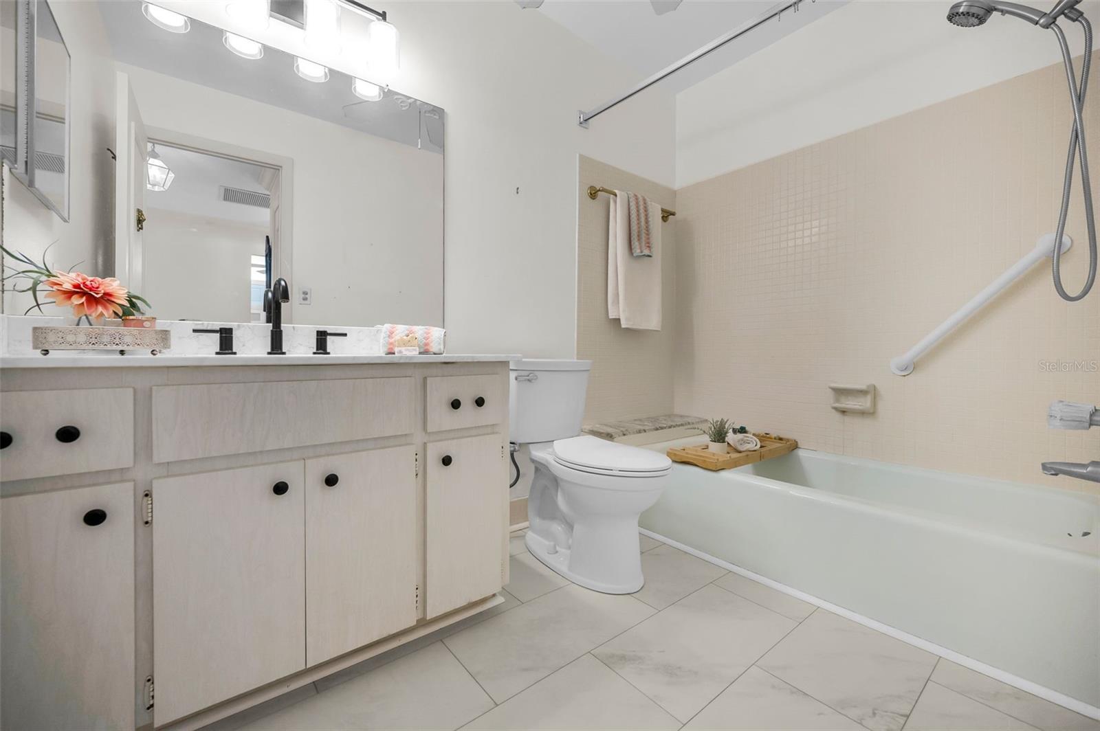 HARBOUR CLUB CONDO 3 - Residential