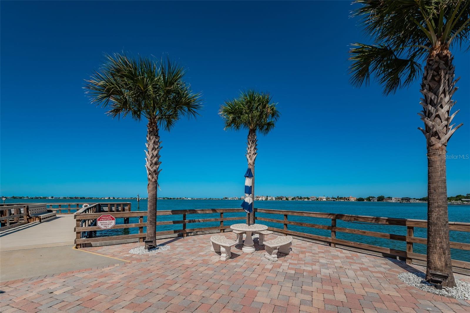 HARBOUR CLUB CONDO 3 - Residential